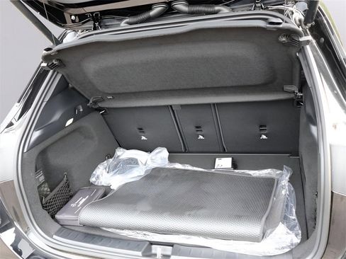 Used 2025 Mercedes-Benz GLA 250 4MATIC image 17