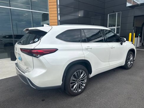 Used 2020 Toyota Highlander Platinum AWD/4WD image 5