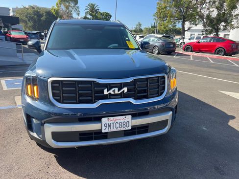 Certified 2024 Kia Telluride S w/ S Sunroof Package FWD image 9