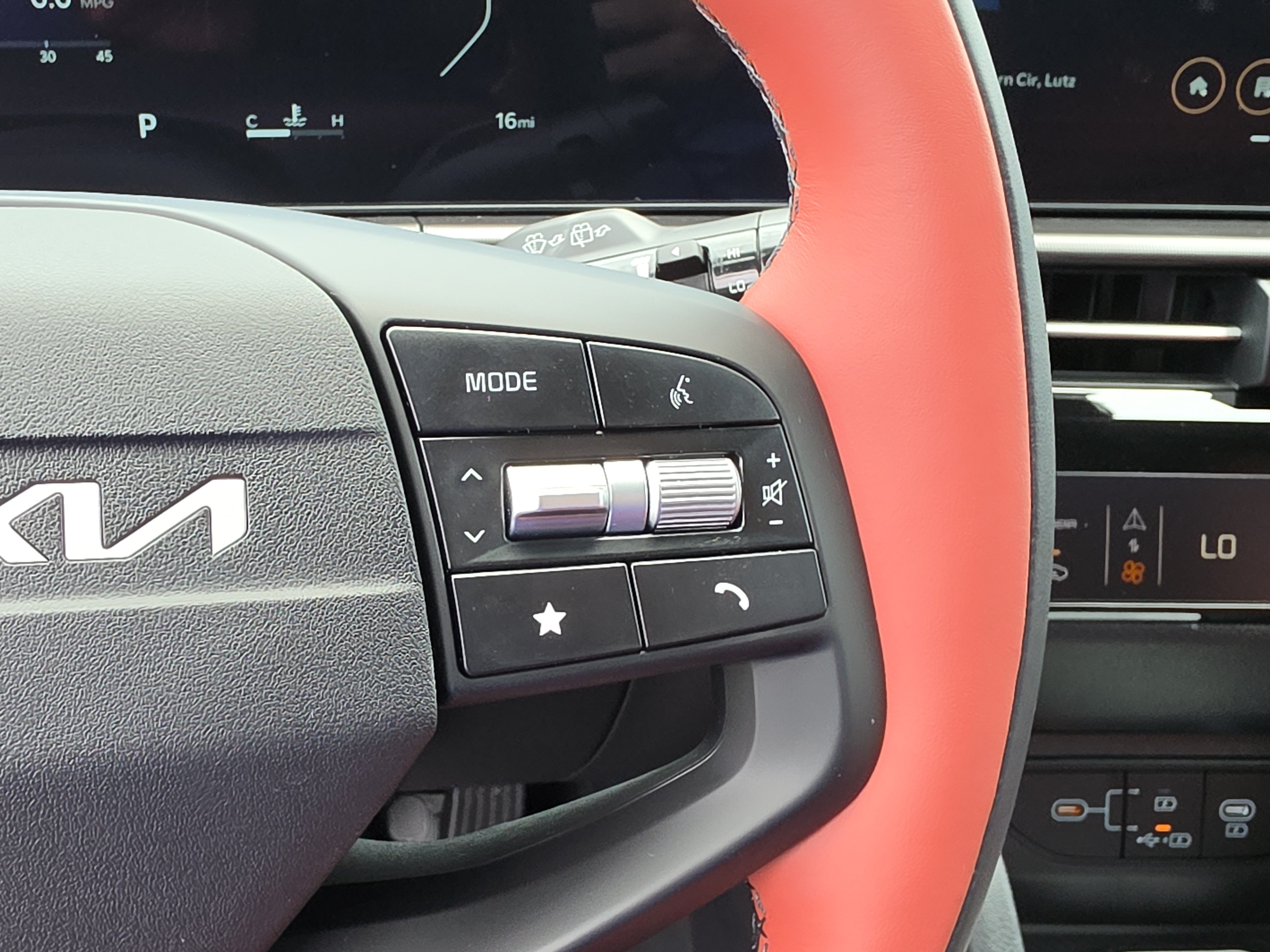 New 2026 Kia Sportage SX FWD image 32