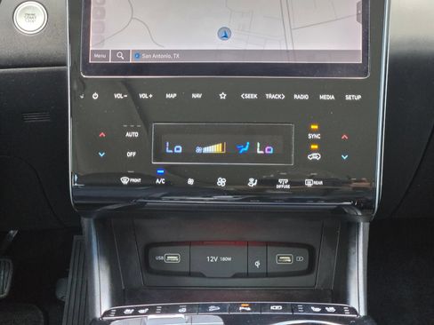 Used 2022 Hyundai Tucson Limited AWD/4WD image 19