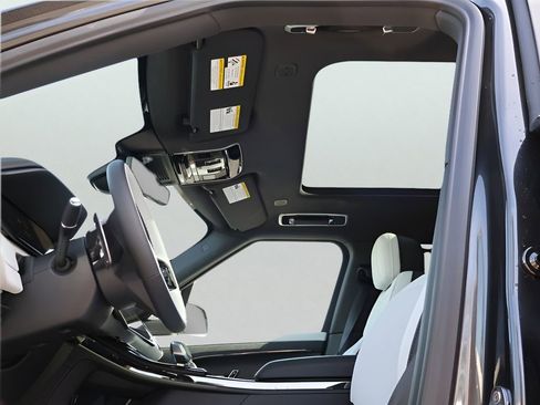 New 2026 Land Rover Range Rover Sport Dynamic SE image 38