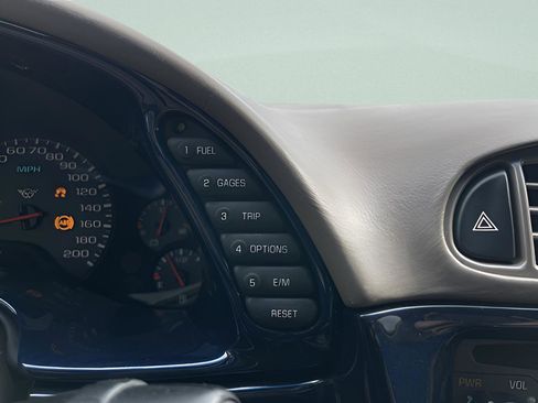 Used 2004 Chevrolet Corvette Convertible w/ Preferred Equipment Group image 20