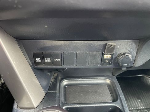 Used 2017 Toyota RAV4 XLE w/ Convenience Package image 20