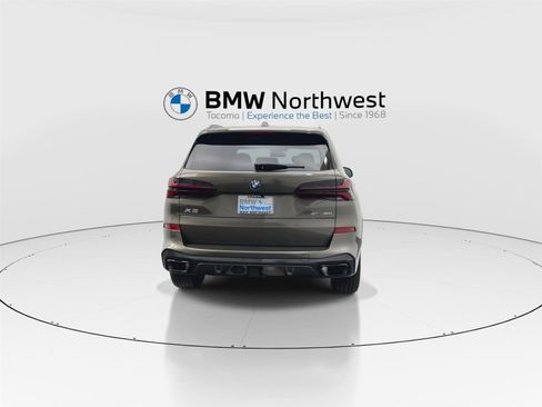 New 2026 BMW X5 xDrive40i w/ M Sport Package AWD/4WD image 2