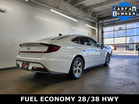 Used 2022 Hyundai Sonata SE image 3