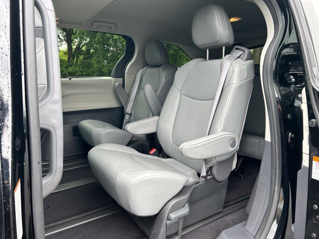 Used 2024 Toyota Sienna XLE w/ XLE Plus Package AWD/4WD image 37