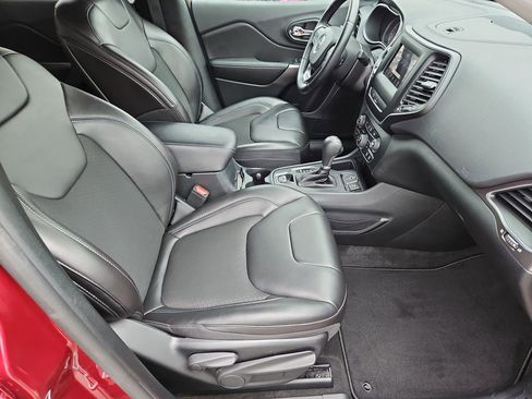 Used 2019 Jeep Cherokee Latitude Plus image 14