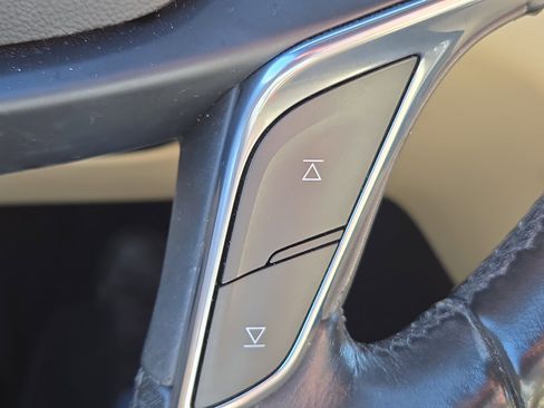 Used 2019 Cadillac XT5 FWD image 26