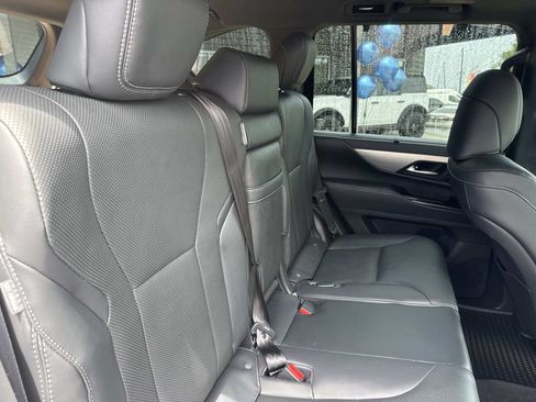 Used 2025 Lexus LX 600 F Sport w/ Accessory Package (2T) AWD/4WD image 11
