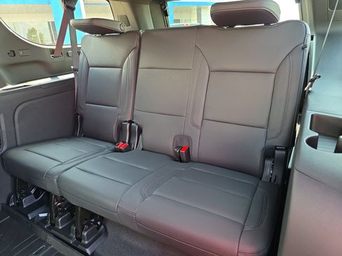 New 2026 Chevrolet Suburban LT w/ Advanced Technology Package AWD/4WD image 12