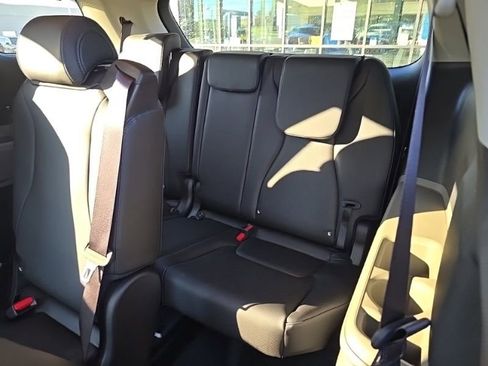 New 2026 Kia Carnival EX image 22