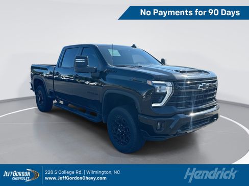 Used 2024 Chevrolet Silverado 2500 LT w/ Midnight Edition AWD/4WD image 1