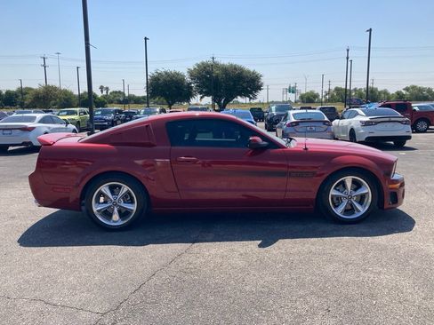 Used 2008 Ford Mustang GT RWD image 4