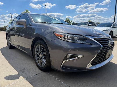 Used 2018 Lexus ES 350 w/ Premier Package FWD image 3