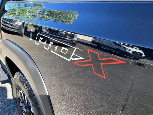 Used 2022 Nissan Frontier Pro-X RWD image 10