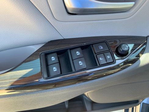 Used 2017 Toyota Sienna XLE Premium AWD/4WD image 13