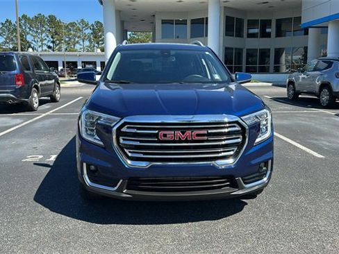 Used 2023 GMC Terrain SLT image 2
