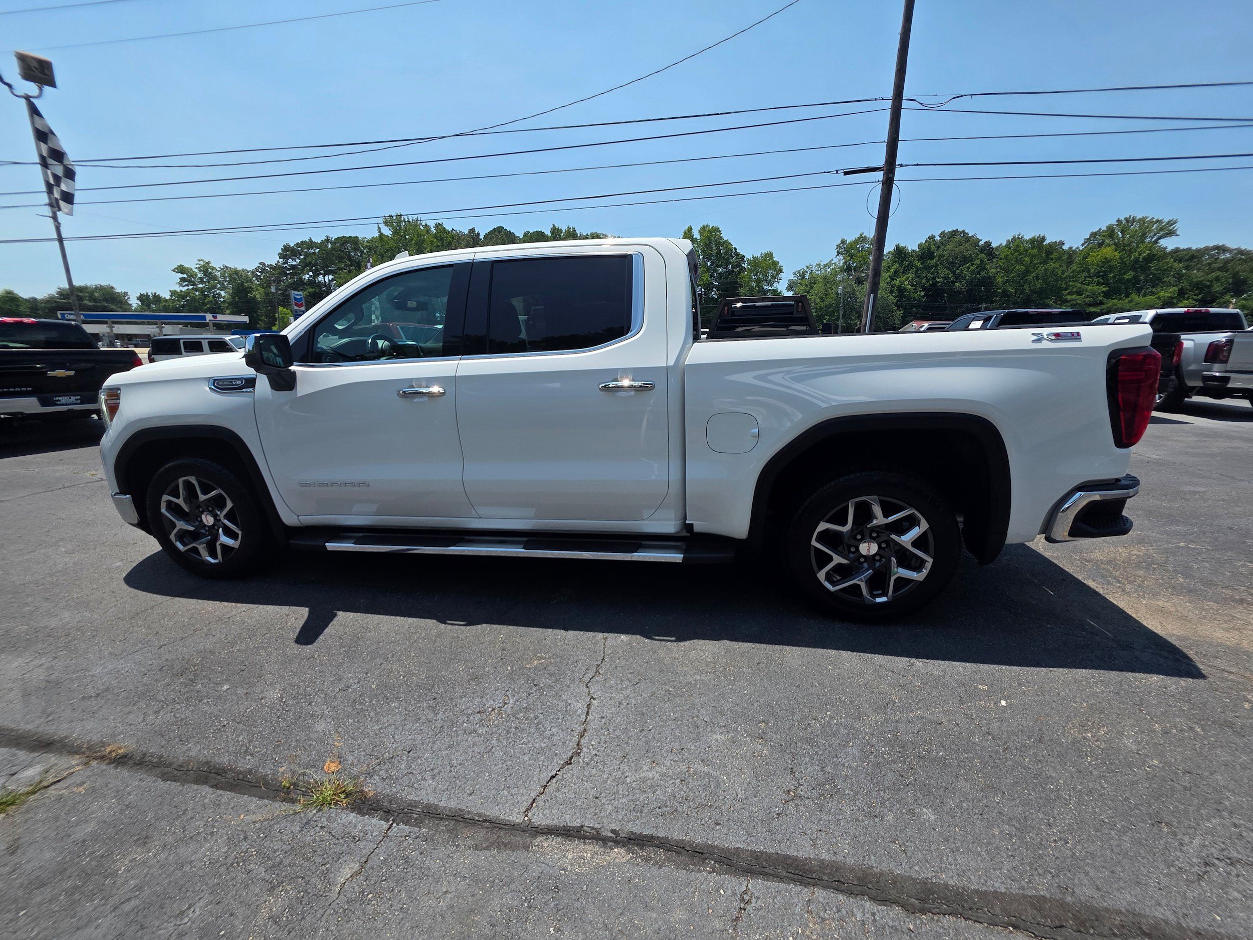 Used 2021 GMC Sierra 1500 SLT w/ SLT Premium Plus Package AWD/4WD image 8