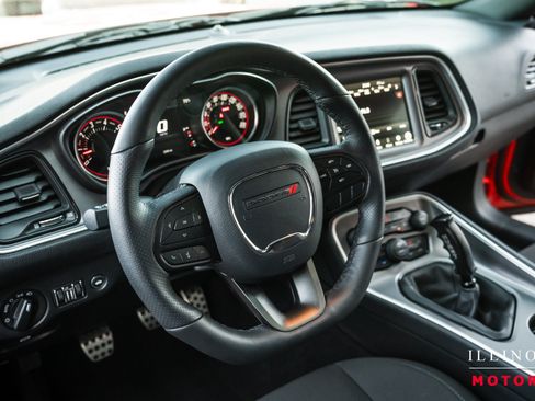 Used 2022 Dodge Challenger R/T Scat Pack RWD image 19