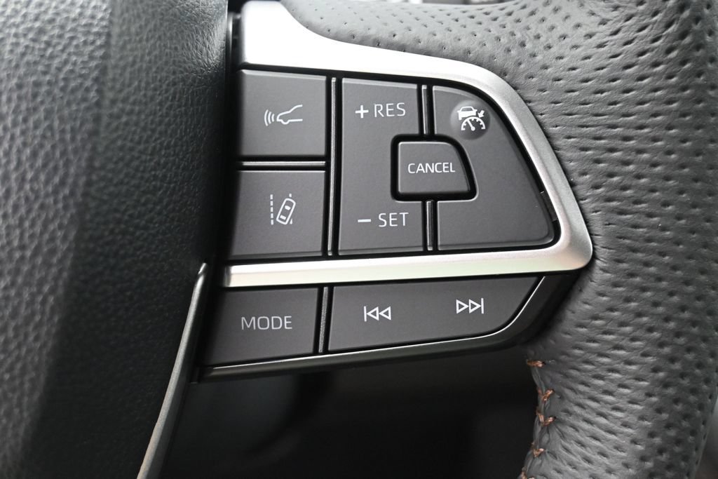 Used 2026 Toyota Sienna Limited AWD/4WD image 19