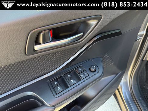 Used 2019 Toyota C-HR LE FWD image 18