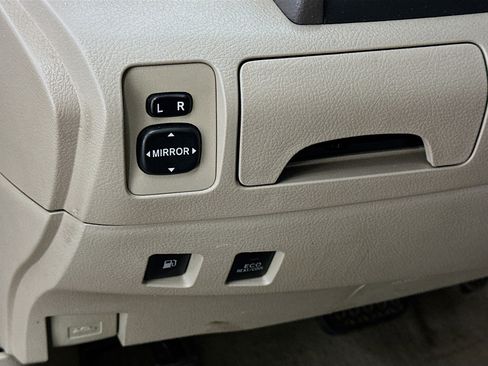 Used 2009 Toyota Camry Hybrid image 17