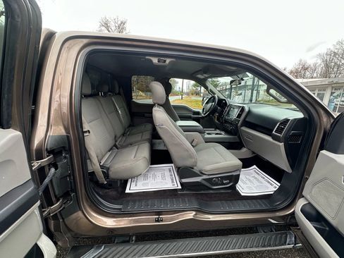 Used 2016 Ford F150 XLT w/ Equipment Group 302A Luxury image 16