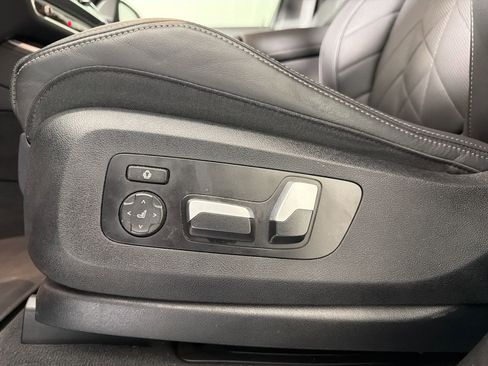 Certified 2025 BMW X5 sDrive40i w/ M Sport Package RWD image 12
