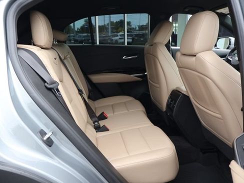 Used 2024 Cadillac XT4 Luxury w/ Cold Weather Package FWD image 20