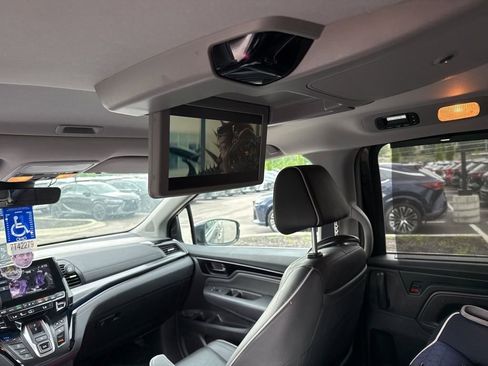 Used 2023 Honda Odyssey Elite image 18