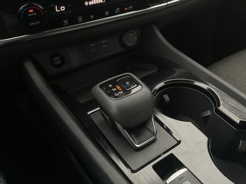 Used 2025 Nissan Rogue SV FWD image 22