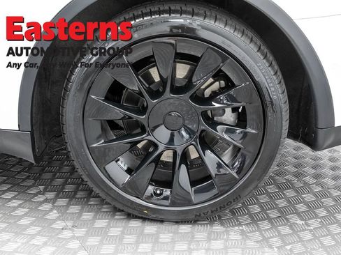 Used 2021 Tesla Model Y Long Range AWD/4WD image 27