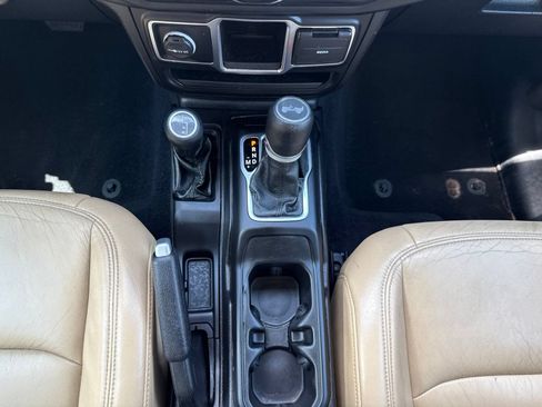 Used 2021 Jeep Wrangler Unlimited Sport AWD/4WD image 22