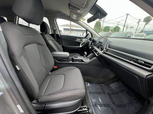 Used 2025 Kia Sportage LX FWD image 41