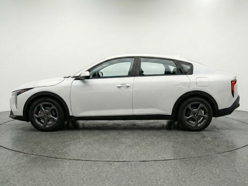 Used 2025 Kia K4 FWD image 5
