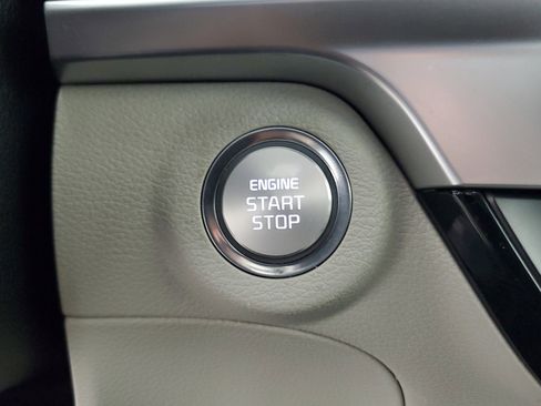 Used 2024 Kia Telluride EX w/ EX Captain's Chair Package image 22