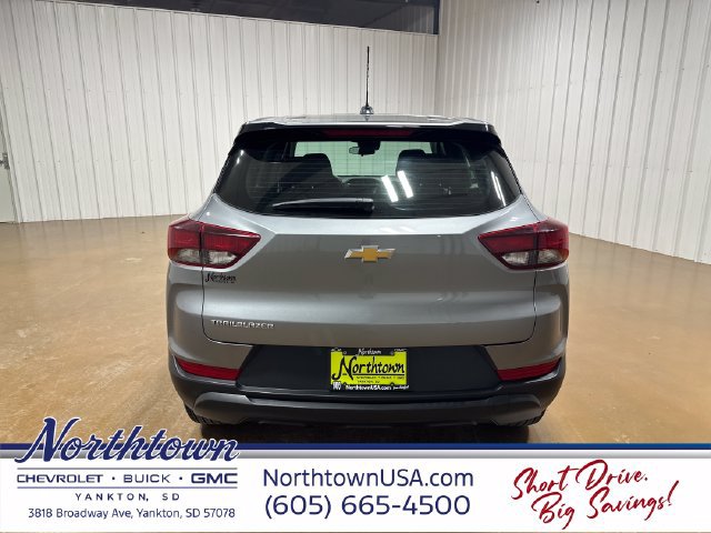 Used 2023 Chevrolet TrailBlazer LS FWD image 4