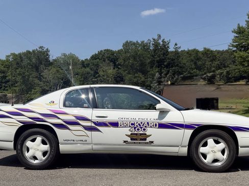 Used 1995 Chevrolet Monte Carlo Z34 FWD image 3
