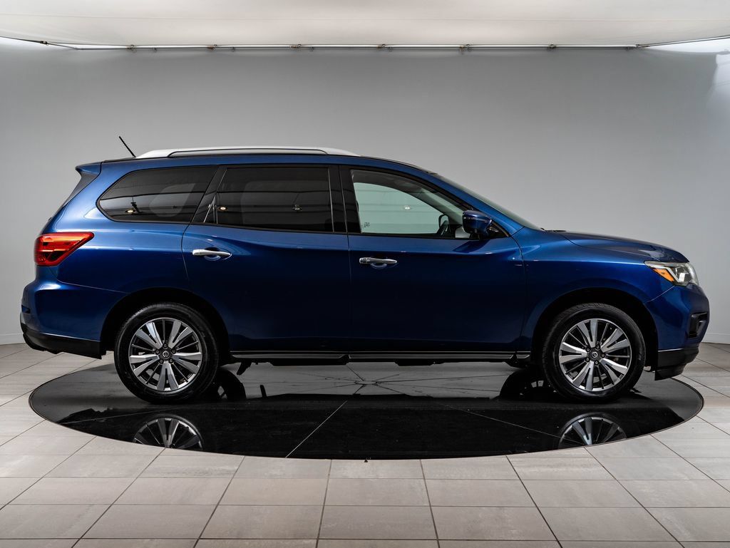 Used 2018 Nissan Pathfinder SL FWD image 11
