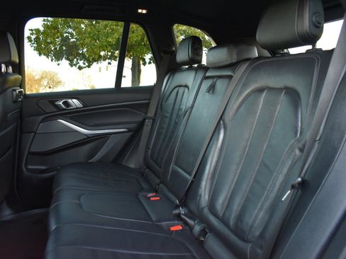 Used 2019 BMW X5 xDrive50i w/ Parking Assistance Package image 27