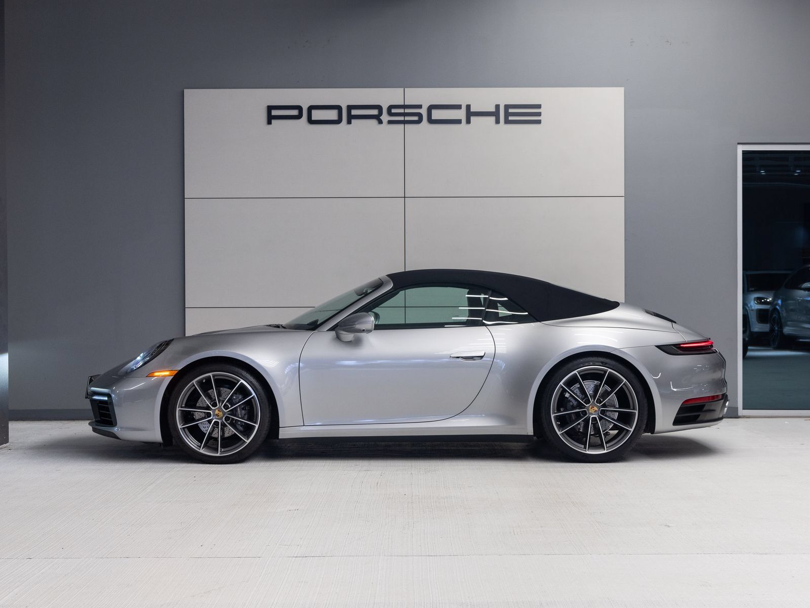 Certified 2021 Porsche 911 Carrera RWD image 2