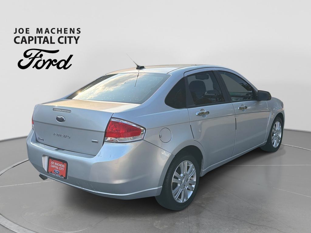 Used 2010 Ford Focus SEL FWD image 5