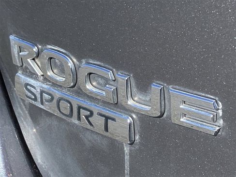 Used 2020 Nissan Rogue Sport S image 33