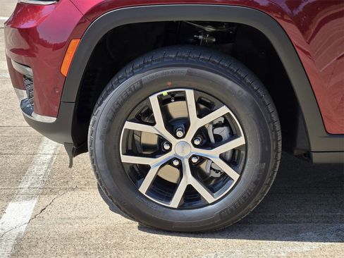 New 2025 Jeep Grand Cherokee L Limited w/ Luxury Tech Group II image 10