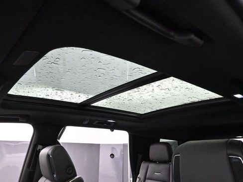 Certified 2025 Cadillac Escalade Sport w/ LPO, ONYX Package AWD/4WD image 32