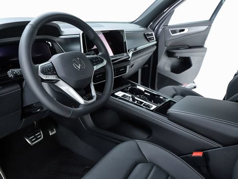 New 2026 Volkswagen Atlas Cross Sport SEL R-Line AWD/4WD image 19