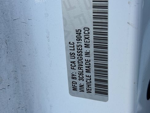 Used 2025 RAM ProMaster 2500 w/ Convenience Group FWD image 25