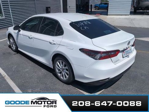 Used 2022 Toyota Camry LE FWD image 3
