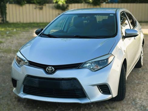 Used 2015 Toyota Corolla LE FWD image 1